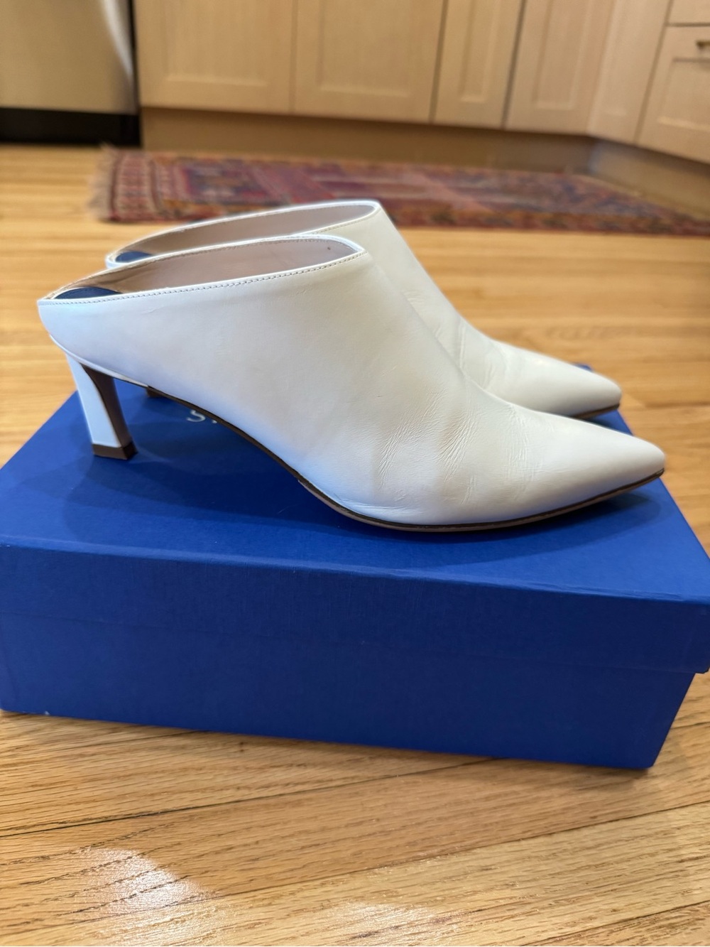 Stuart Weitzman Mira White Pointed-Toe Leather Mule Heels size 9
